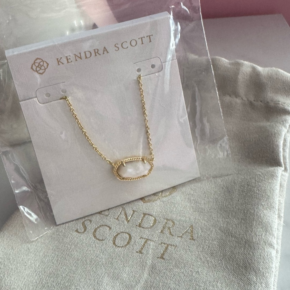 🤍 Kendra Scott Necklace 🤍
